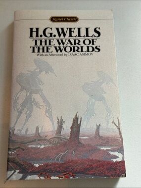 H.G. Wells The War of the Worlds Paperback - vintage 1986 signet edition